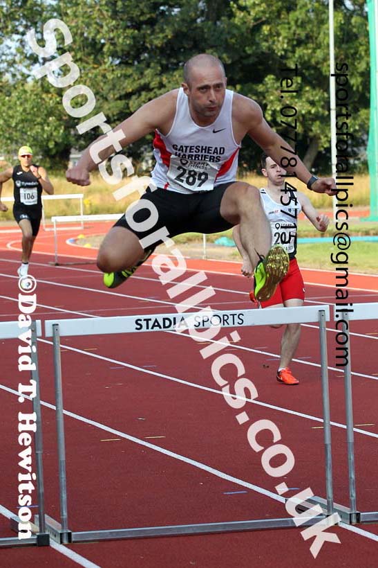 Hurdles, 2021 North East Grand Prix 5, Monkton, Wednesday, July 21st. Photo: David T. Hewitson/Sports for All Pics